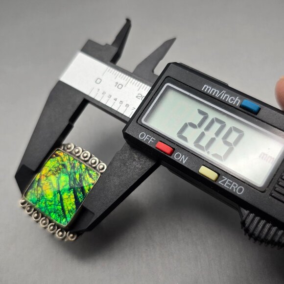 Etruscan Revival Ring Dichroic Glass Cabochon VTG Silver-Plt Size 7.5 Jewelry - Picture 10 of 13